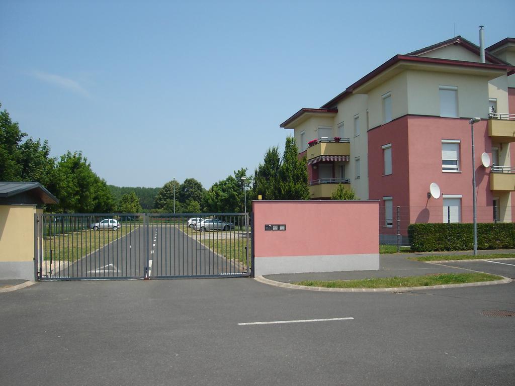 Csabai Apartman Buk Quarto foto