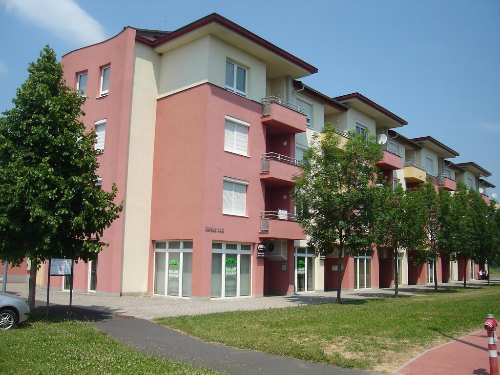 Csabai Apartman Buk Quarto foto